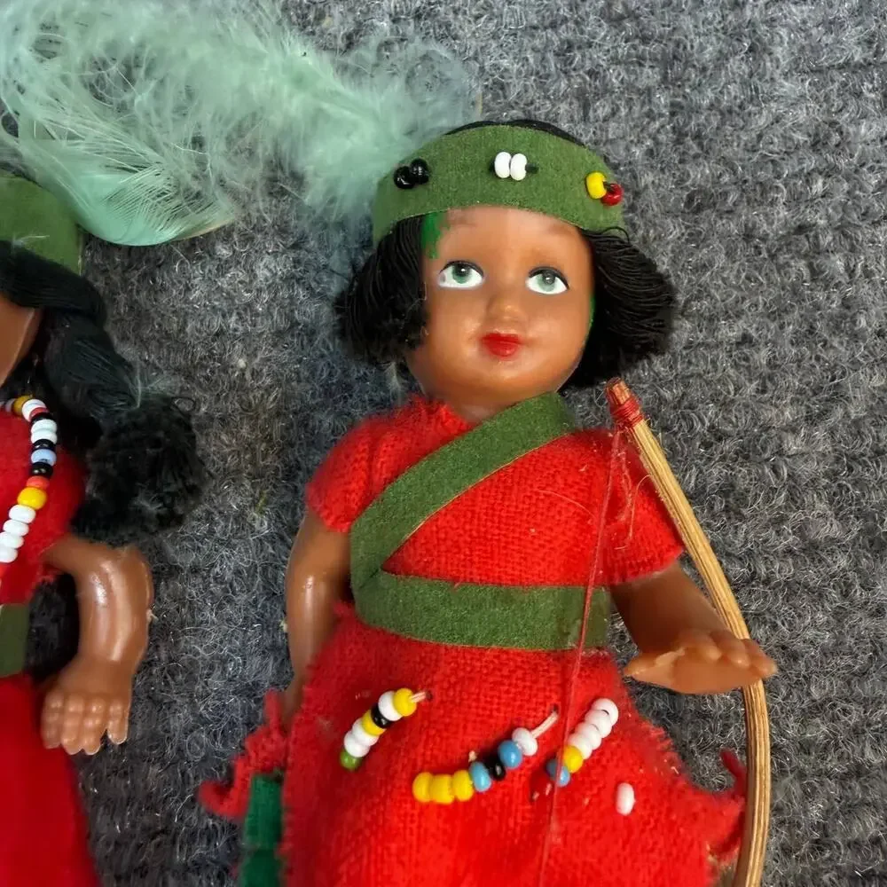 Vintage Native American Indian Dolls Set Feather Beaded Costume Display